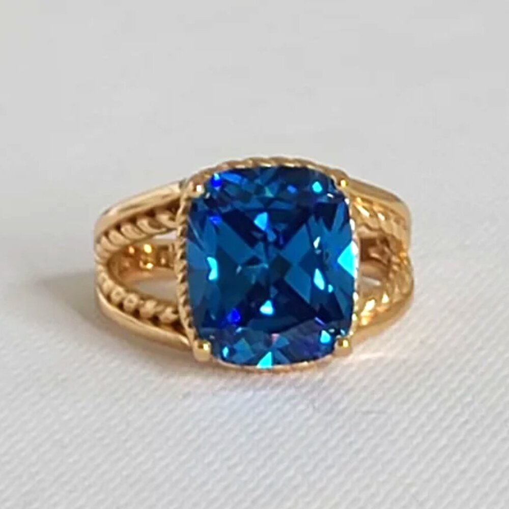 Vintage Gold Sterling Silver Brilliant Blue Topaz Rectangle Split Shank Ring